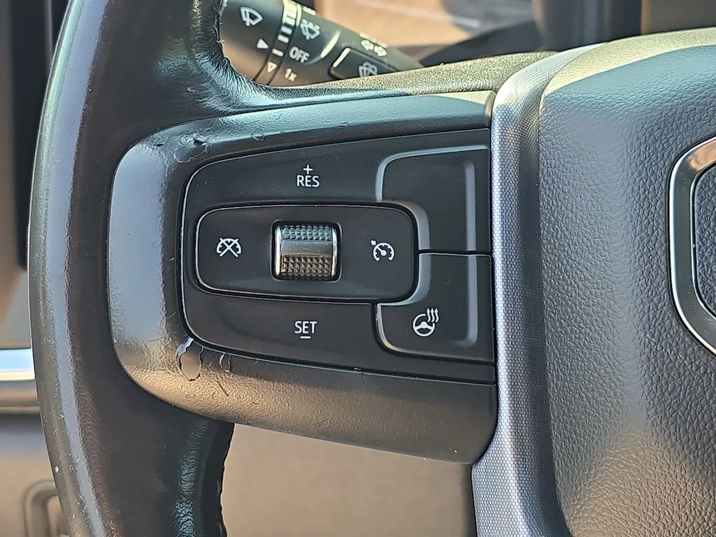 Used 2020 White GMC Elevation image 17