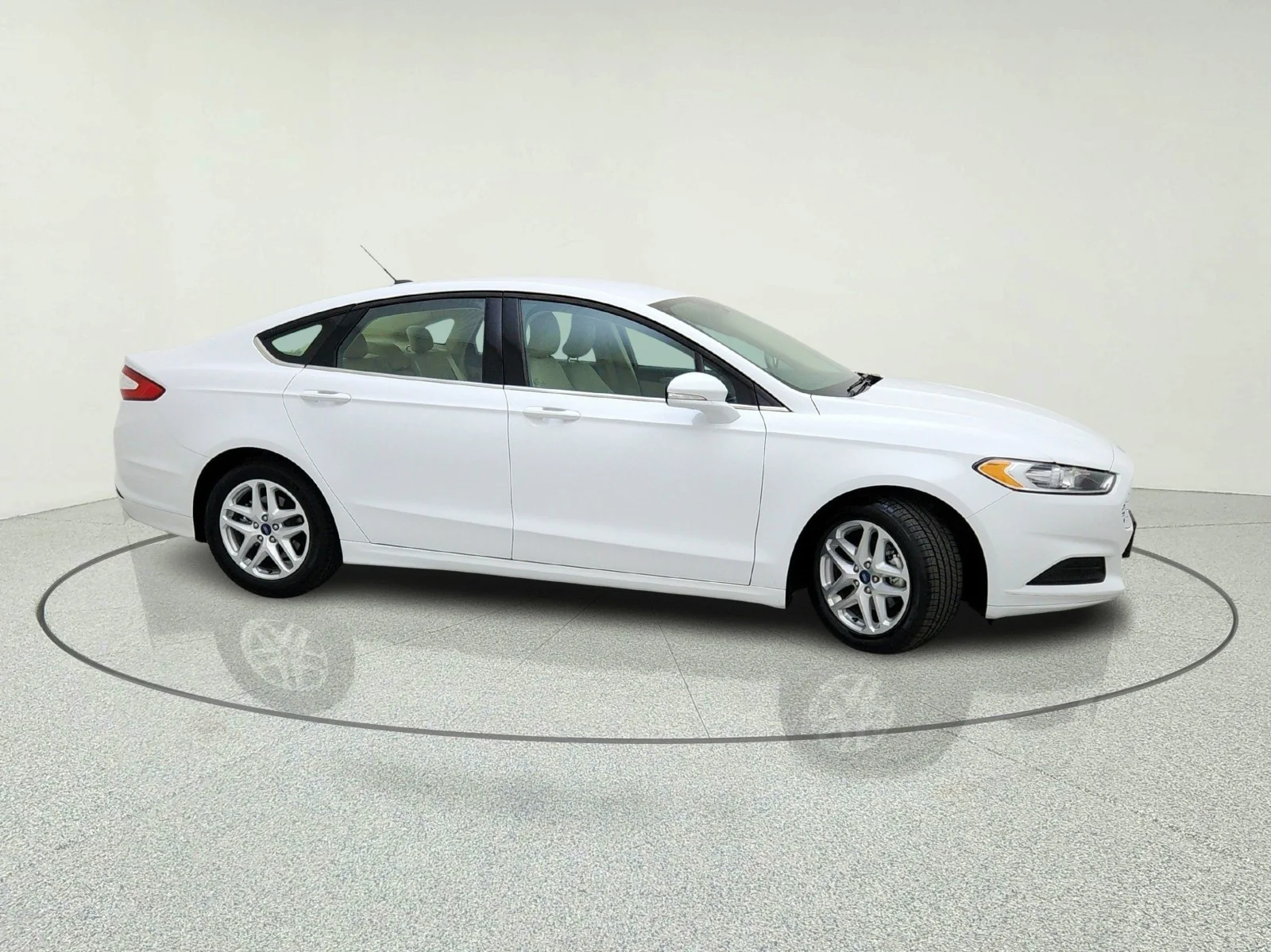 Used 2015 Oxford White Ford SE image 11
