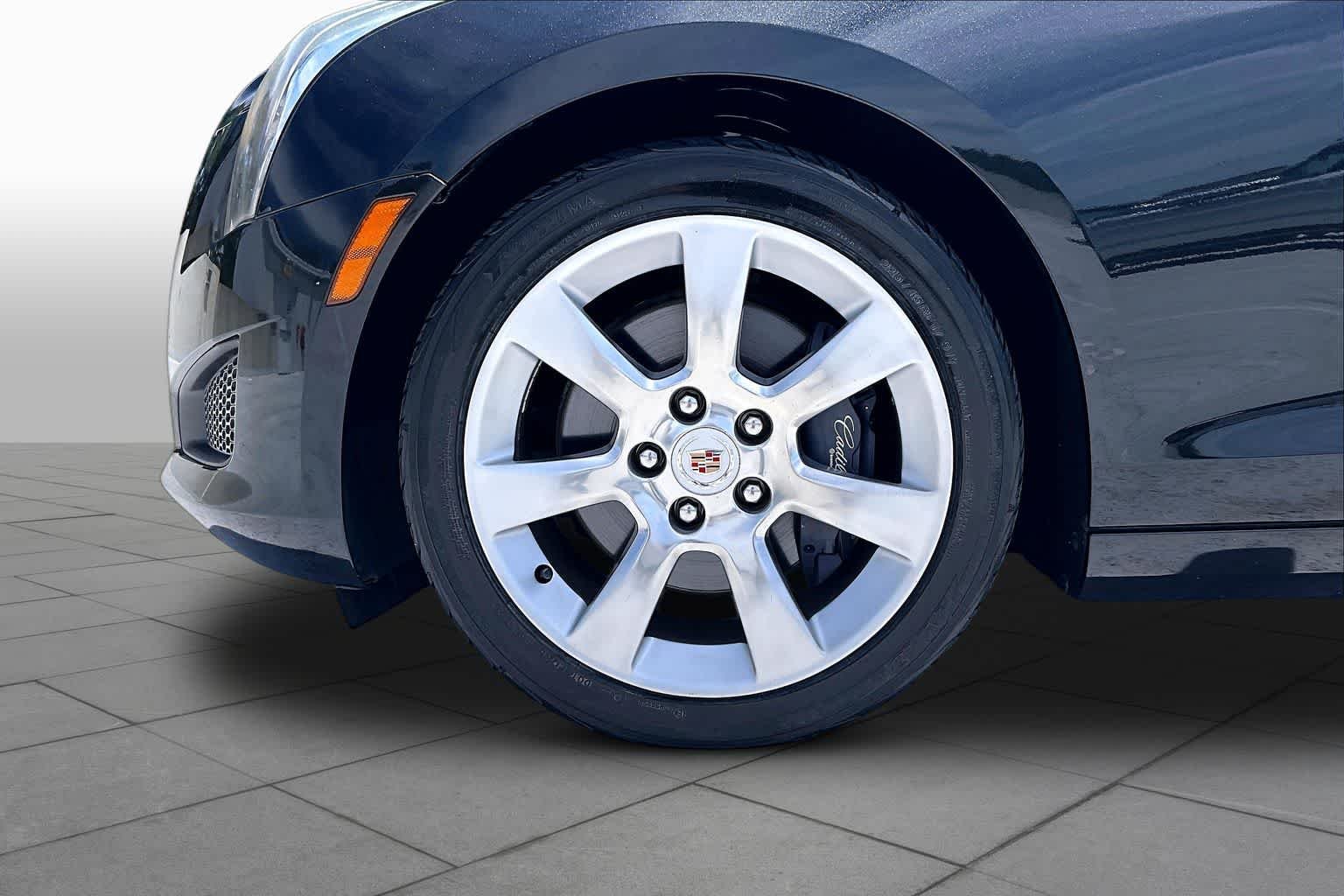 Used 2013 Black Diamond Tricoat Cadillac  image 11