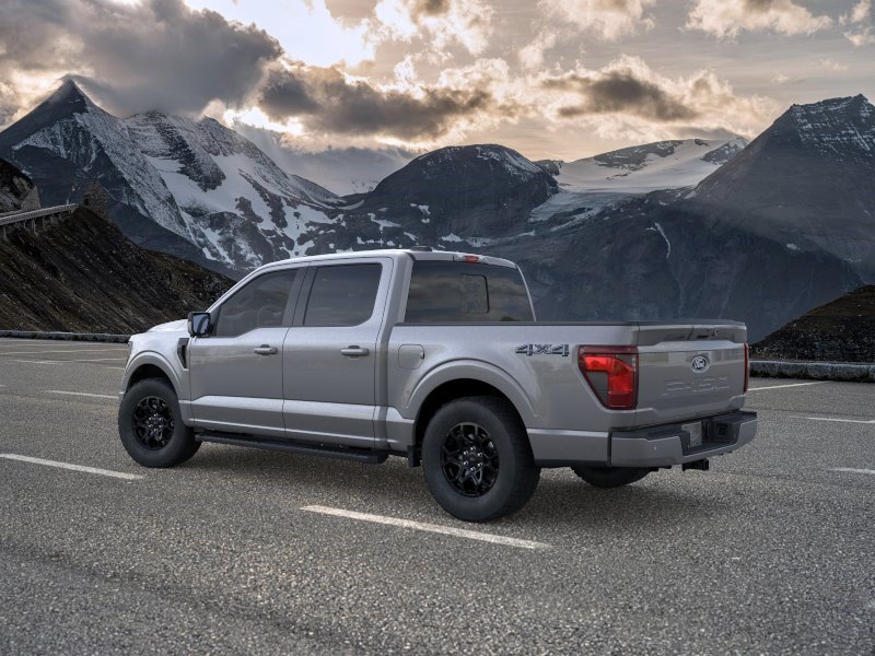 New 2026 Carbonized Gray Metallic Ford XLT image 4