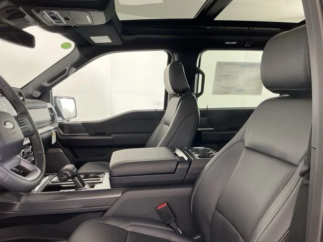 New 2026 Oxford White Ford Lariat image 16