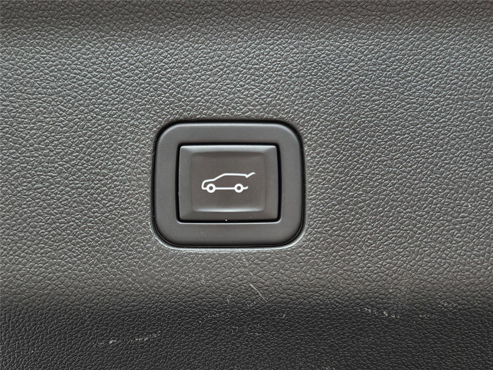 Used 2024 Silver Sage Metallic Chevrolet LT image 27