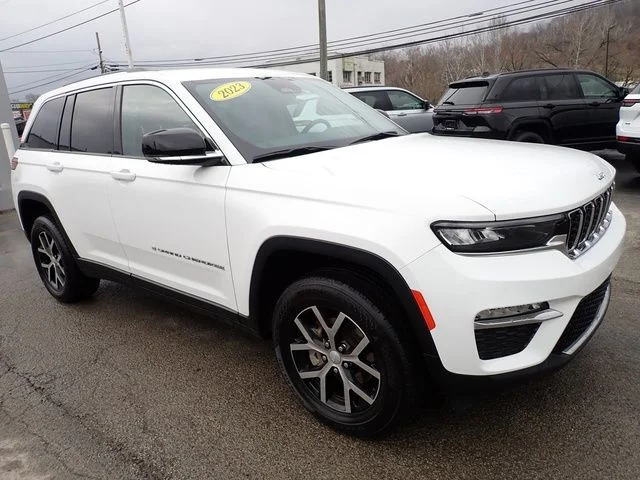 Used 2023 White Jeep Limited image 9