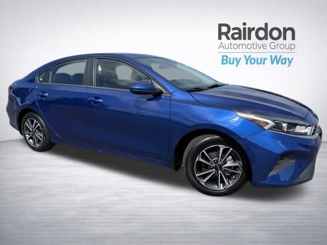 2023 Kia Forte LXS AT's photo
