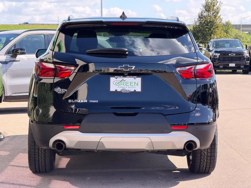 Used 2022 Black Chevrolet LT image 8