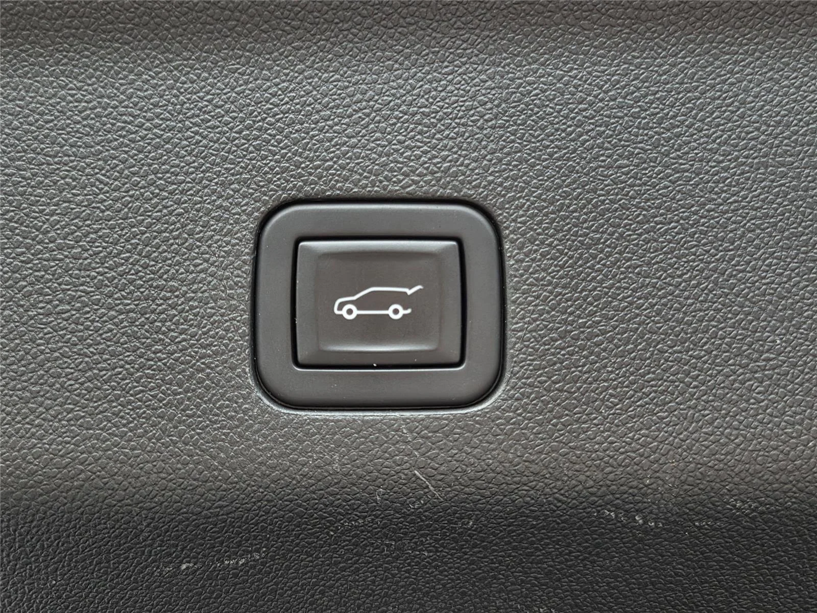 Used 2024 Silver Sage Metallic Chevrolet LT image 27