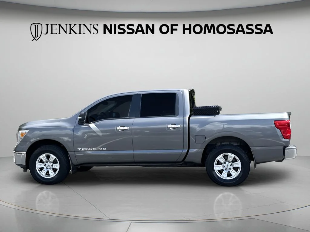 Used 2019 Gray Nissan SV image 9