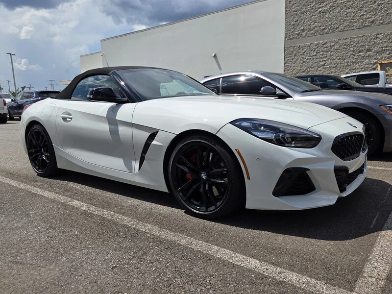 Used 2022 Alpine White BMW SDRIVE M40I image 3