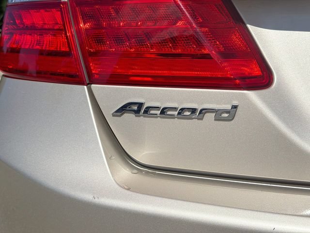 Used 2014 Silver Honda EX-L image 11