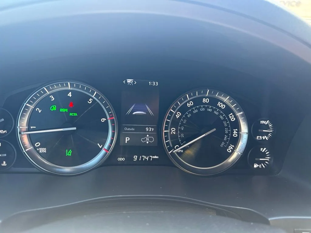 Used 2020 White Lexus 570 image 12