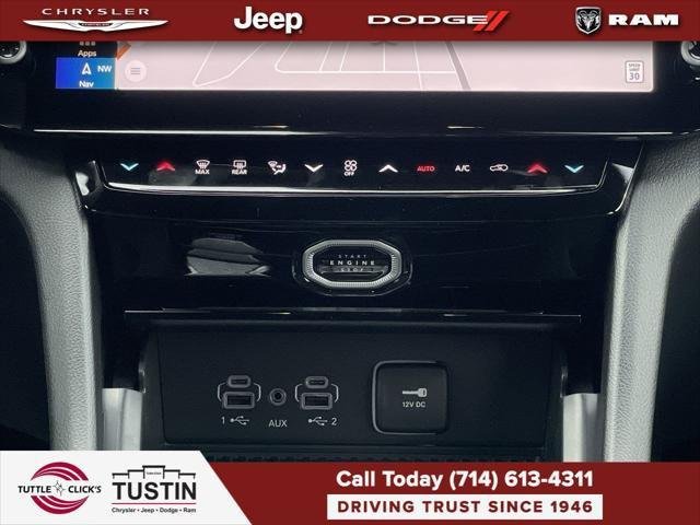 New 2026 Diamond Black Crystal Pearl-Coat Exterior Paint Jeep Limited image 13