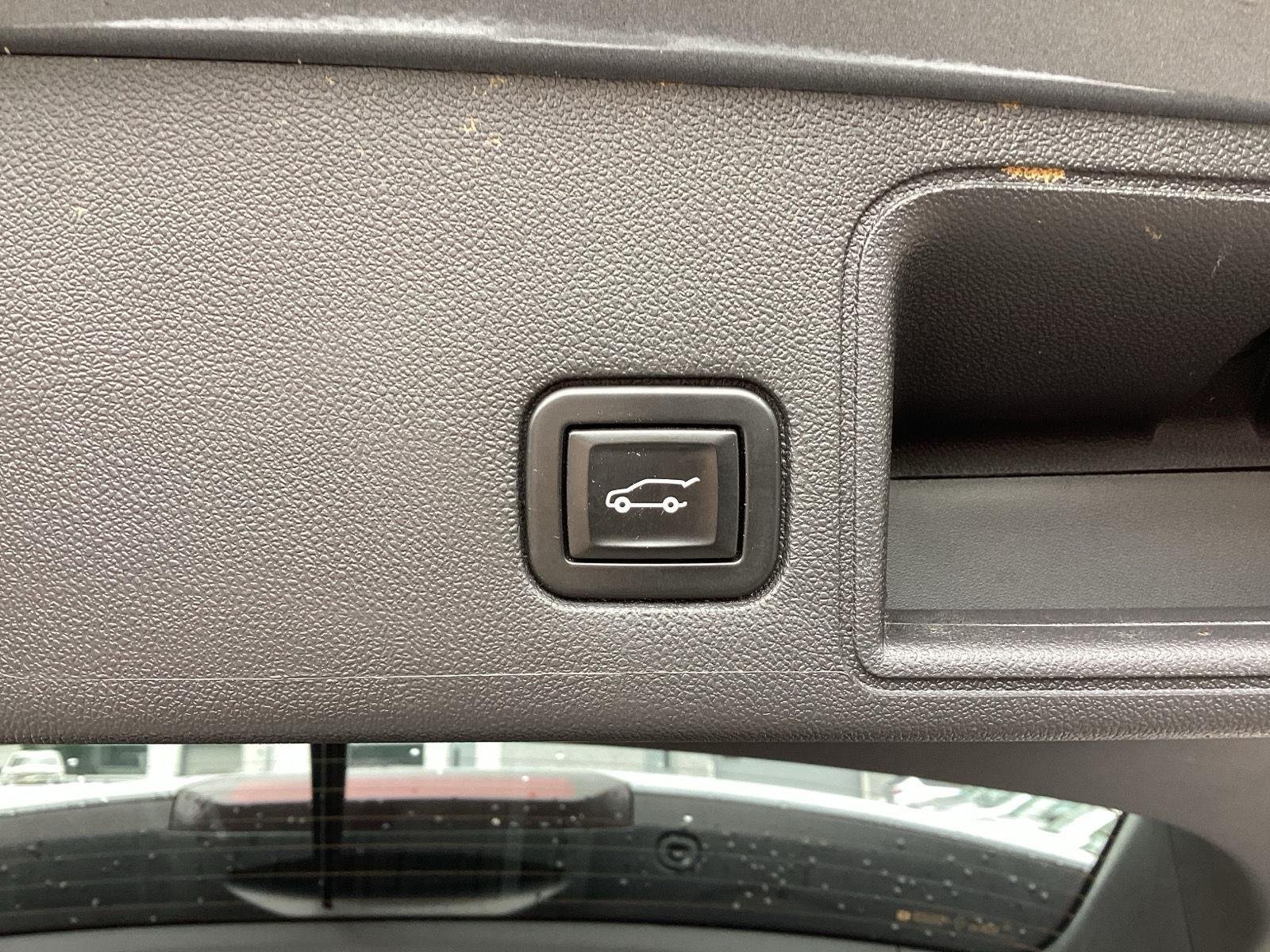 Used 2020 Satin Steel Metallic GMC SLE image 8