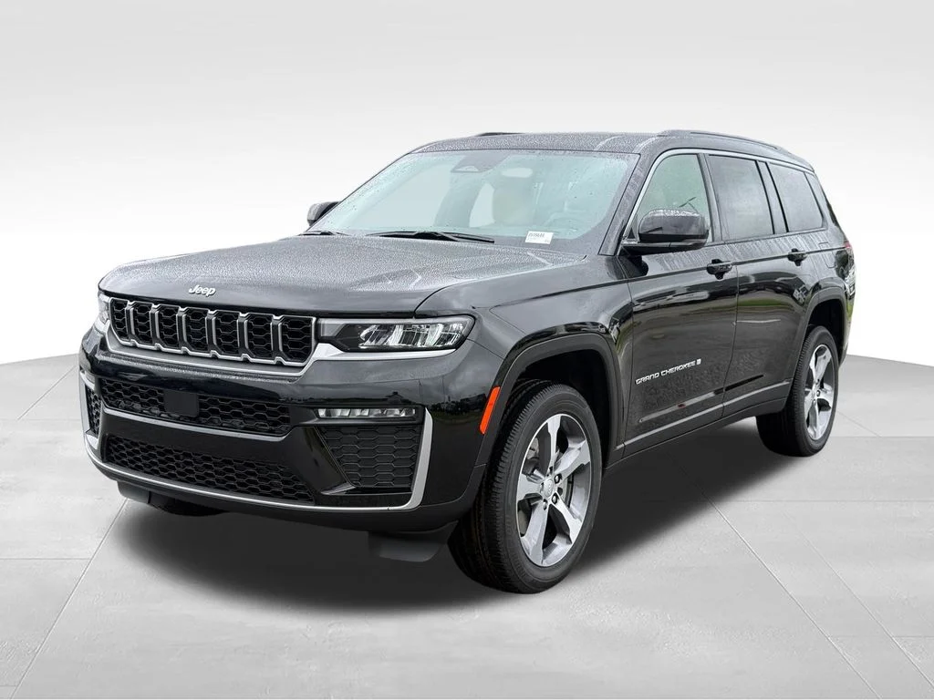 New 2026 Diamond Black Crystal Pearl-Coat Exterior Paint Jeep Limited image 1