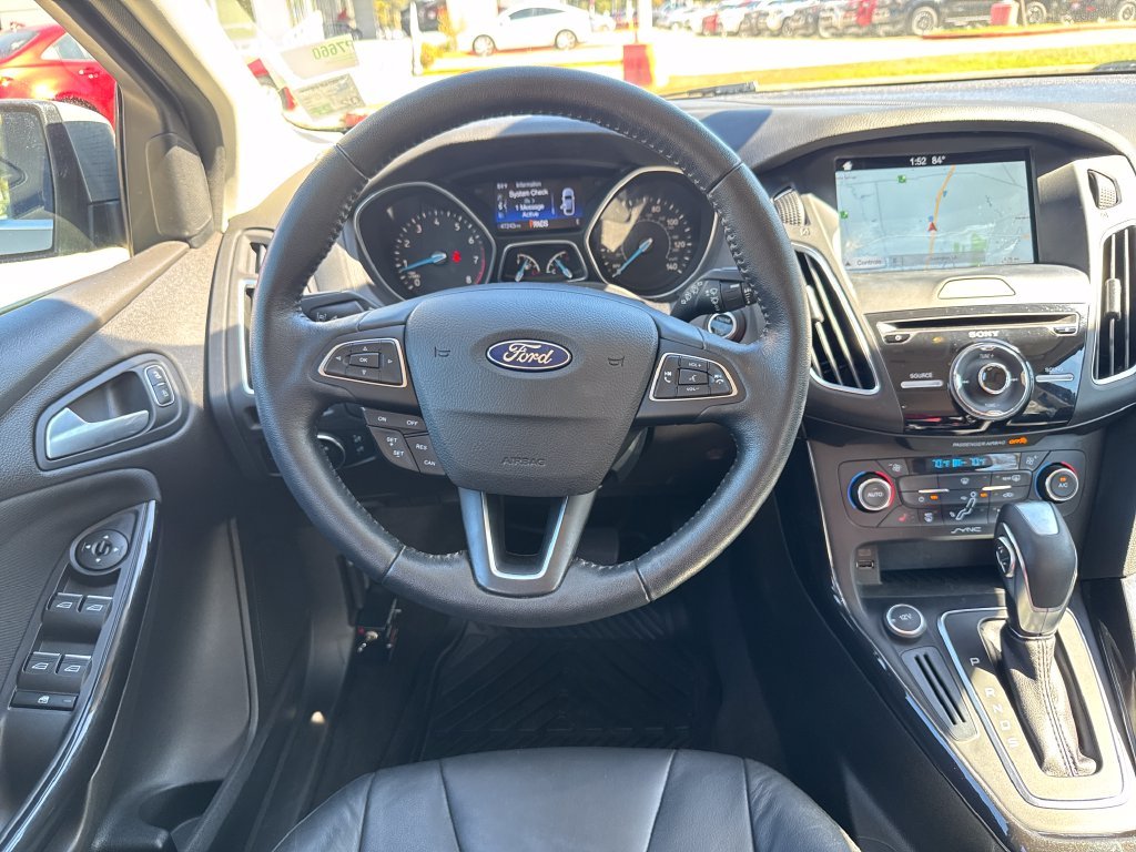Used 2016  Ford Titanium image 17