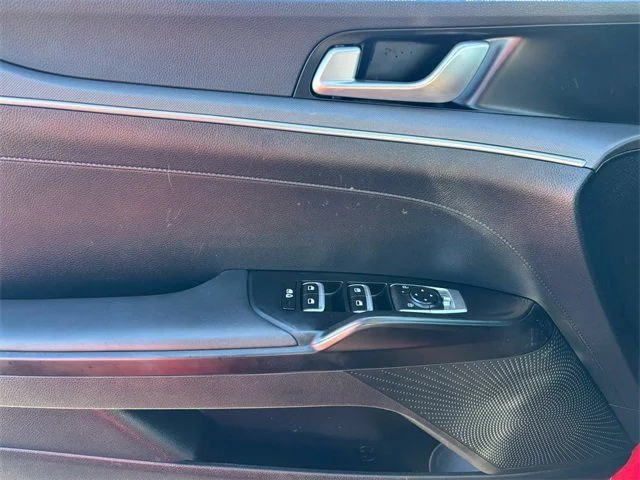 2025 Kia K5 LXS - Photo 18