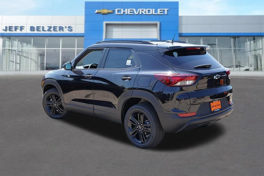 New 2026 Mosaic Black Metallic Chevrolet LT image 5
