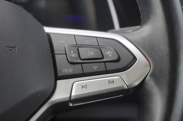 Used 2024 Gray Volkswagen SE image 25