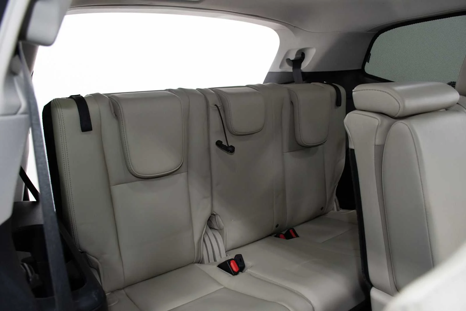 Used 2020 Crystal White Pearl Subaru Limited image 23