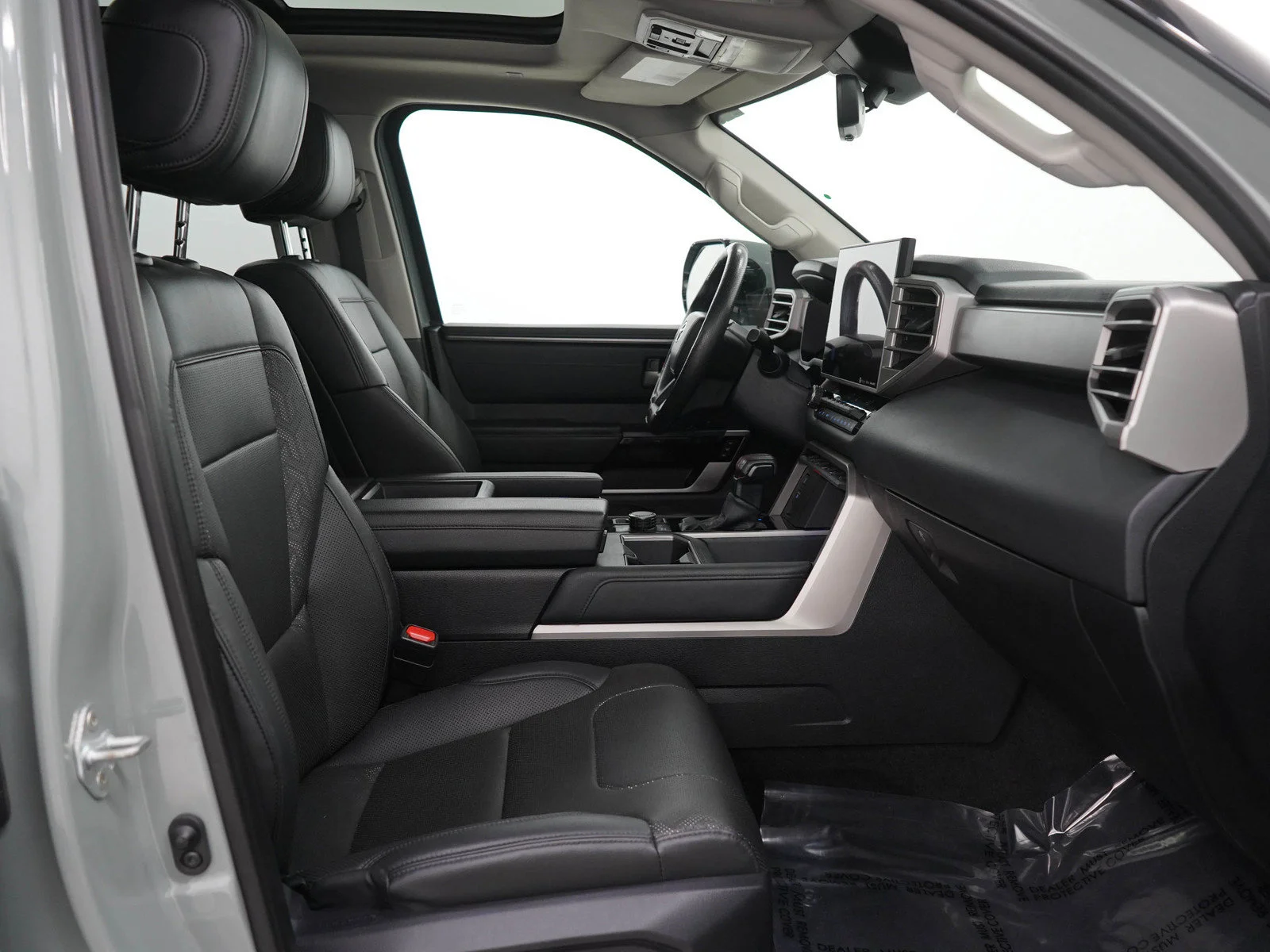 Used 2022  Toyota Limited image 12