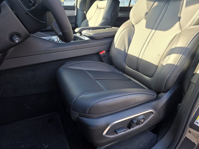 New 2026 Baltic-Gray Metallic Clear-Coat Exterior Paint Jeep Limited Altitude image 6