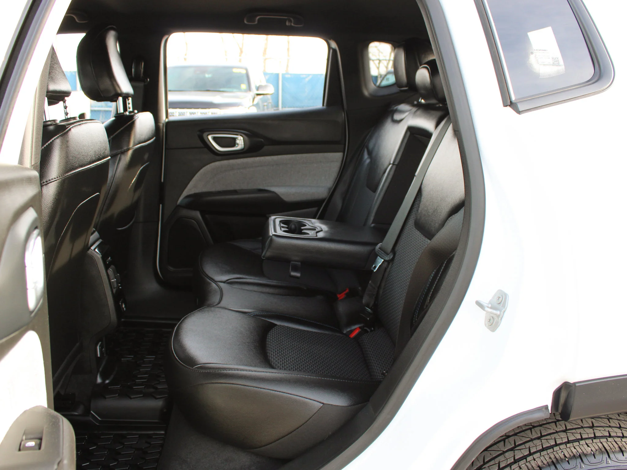 Certified Used 2025 White Jeep North * No Accidents | Heated Seats | Apple CarPlay | Remote Start | Forward Collision Warning image 17