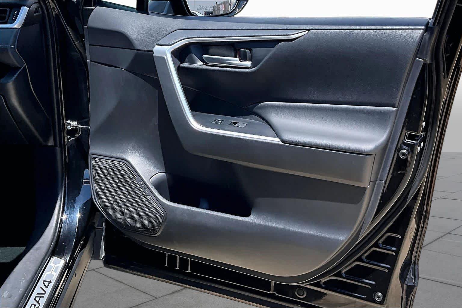 Used 2025 Midnight Black Metallic Toyota XLE image 23
