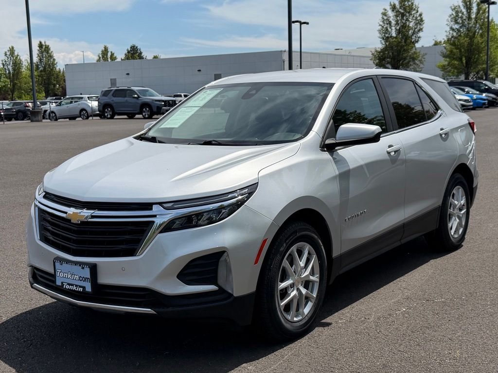 Used 2022 Silver Ice Metallic Chevrolet LT image 4