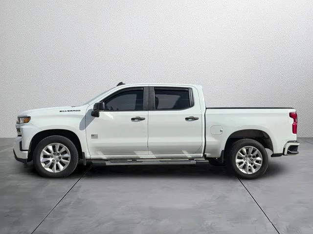 Used 2021 White Chevrolet Custom image 2