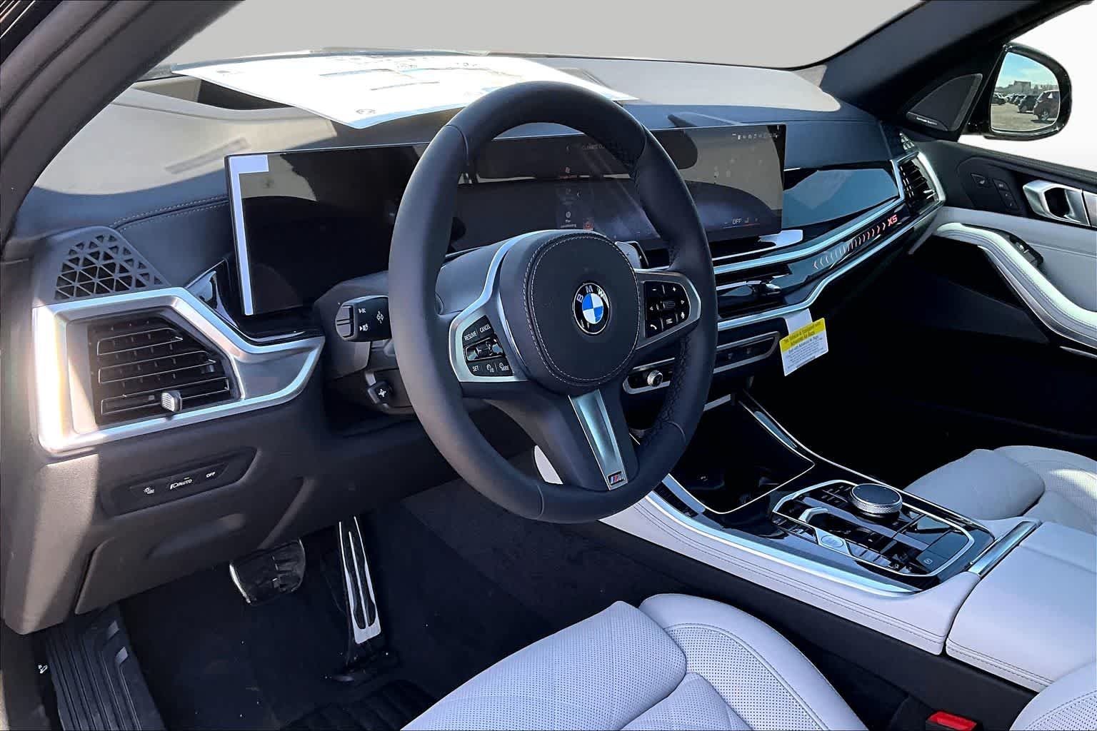 New 2026 Carbon Black Metallic BMW xDrive40i image 8