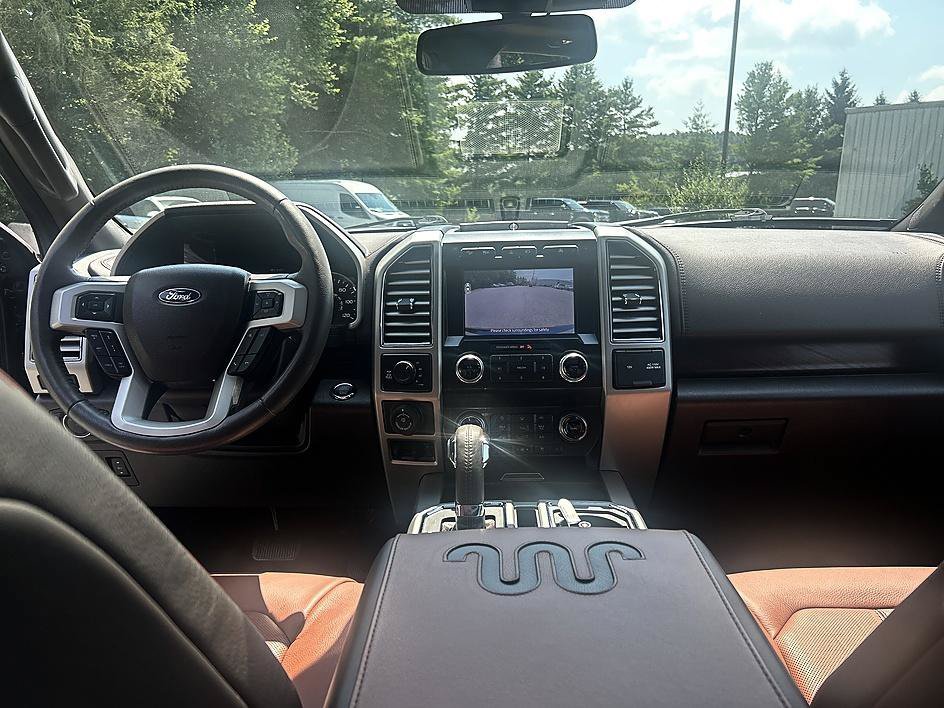 Used 2020 Black Metallic Ford King Ranch image 13