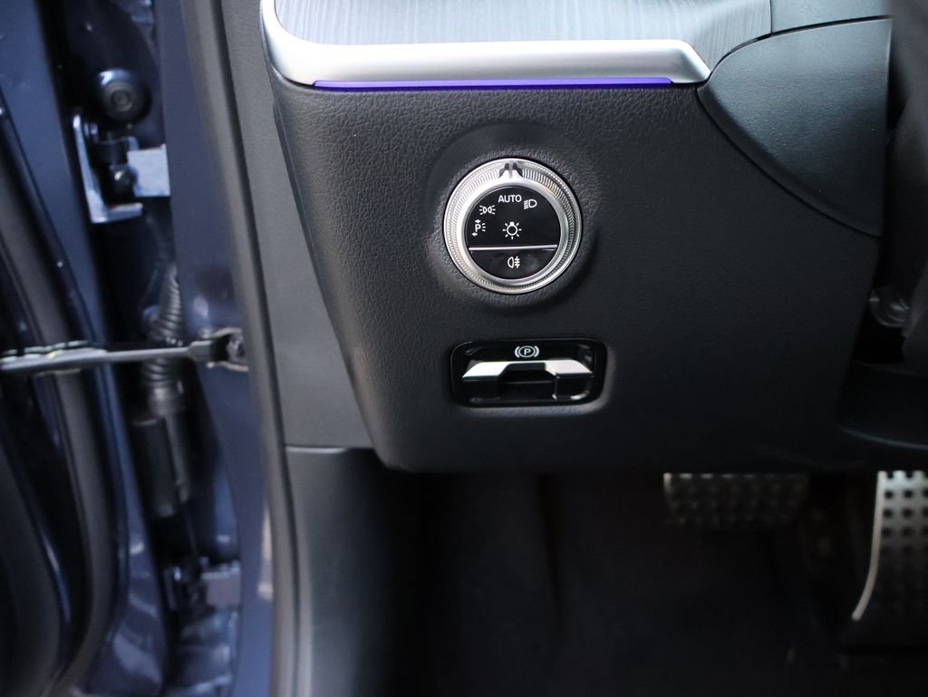 New 2026 Twilight Blue Metallic Mercedes-Benz C 300 image 37