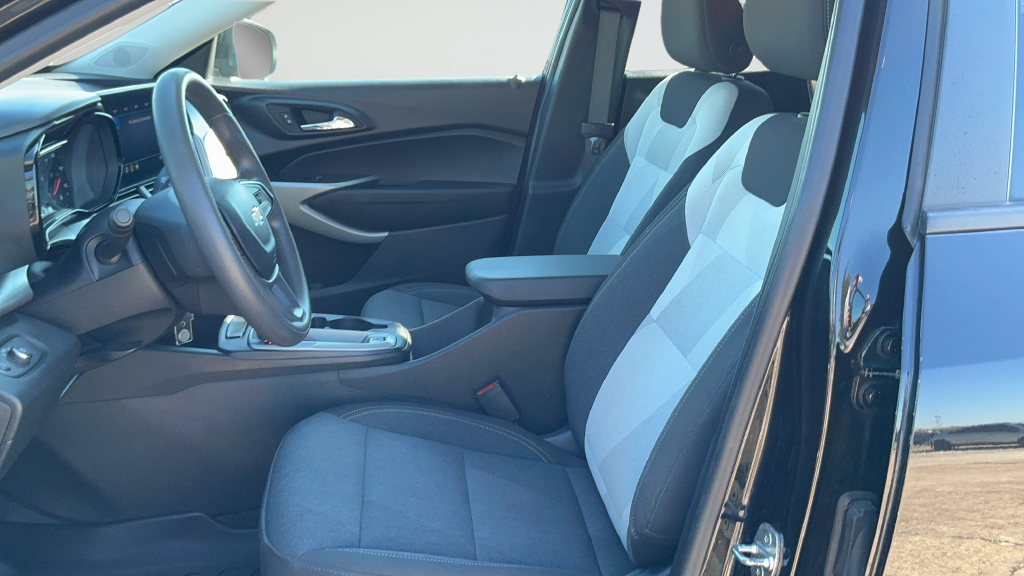 Used 2024 Black Chevrolet LS image 17