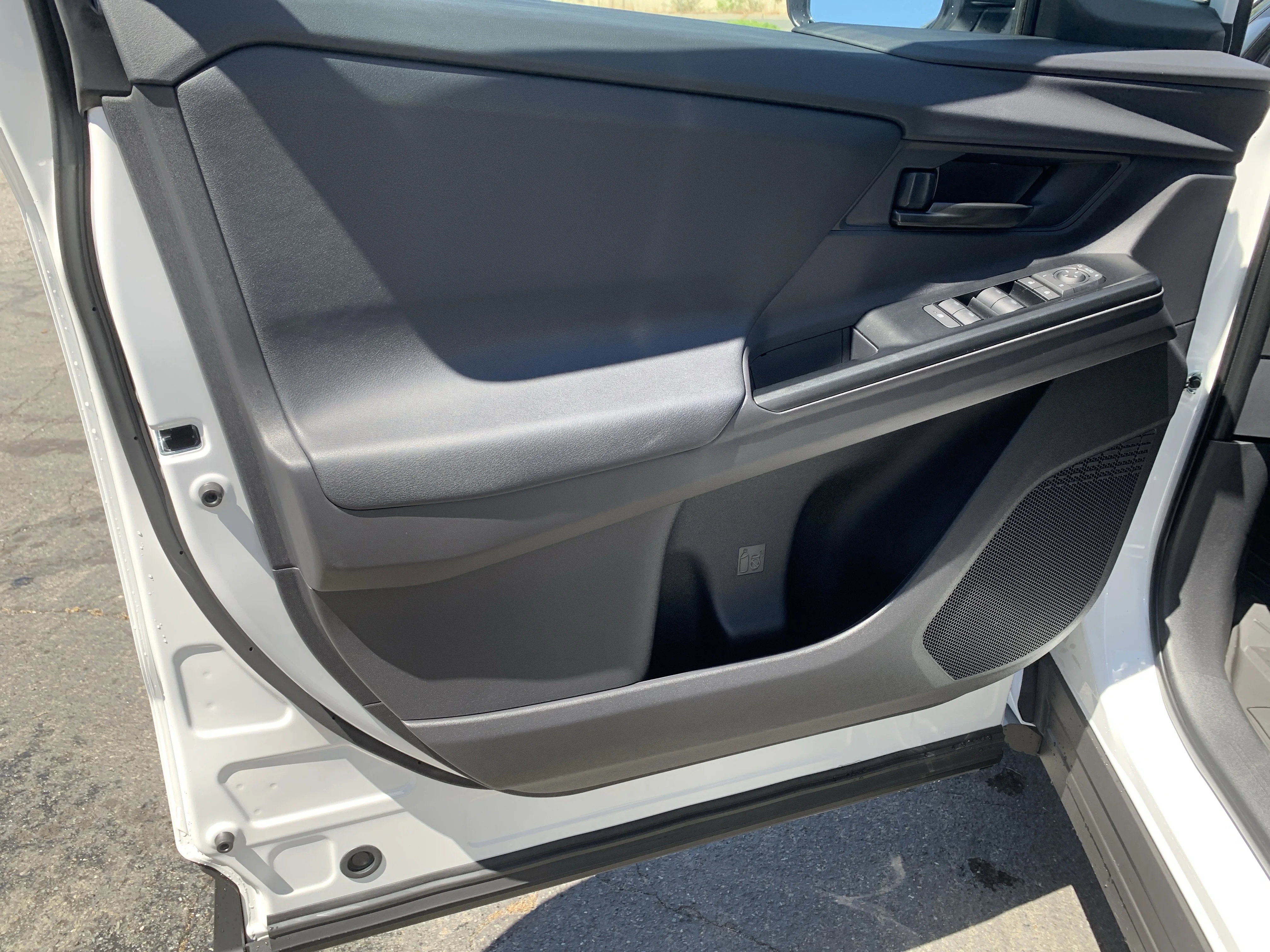 New 2026 Wind Chill Pearl Toyota XLE image 9