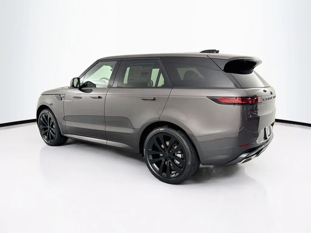 New 2026 Charente Grey Land Rover Dynamic SE image 7