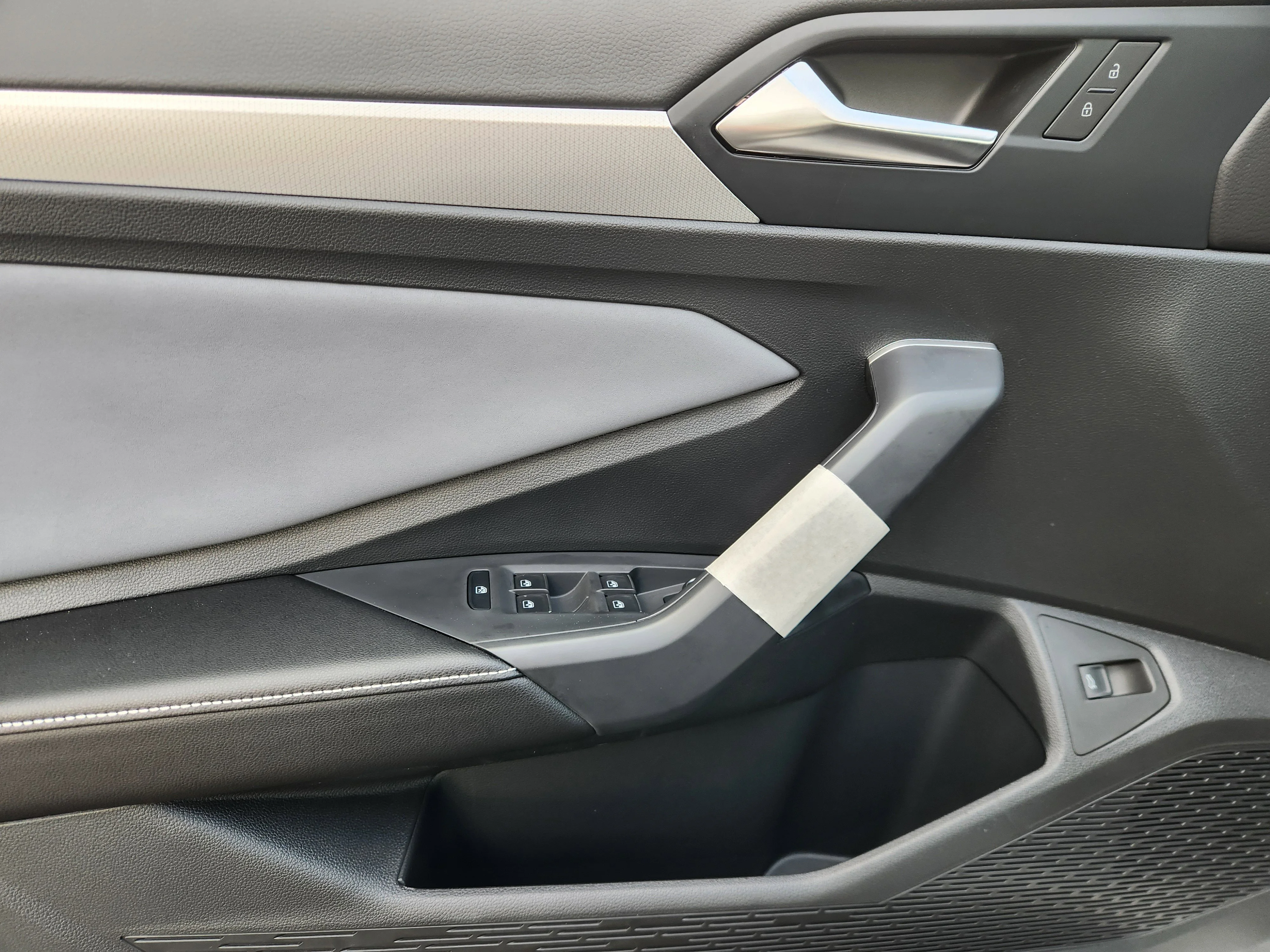 New 2026 Silver Volkswagen SE image 17