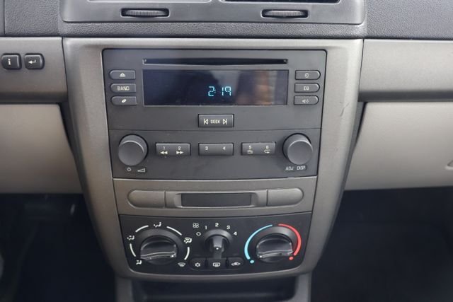 Used 2005 White Chevrolet Base image 12