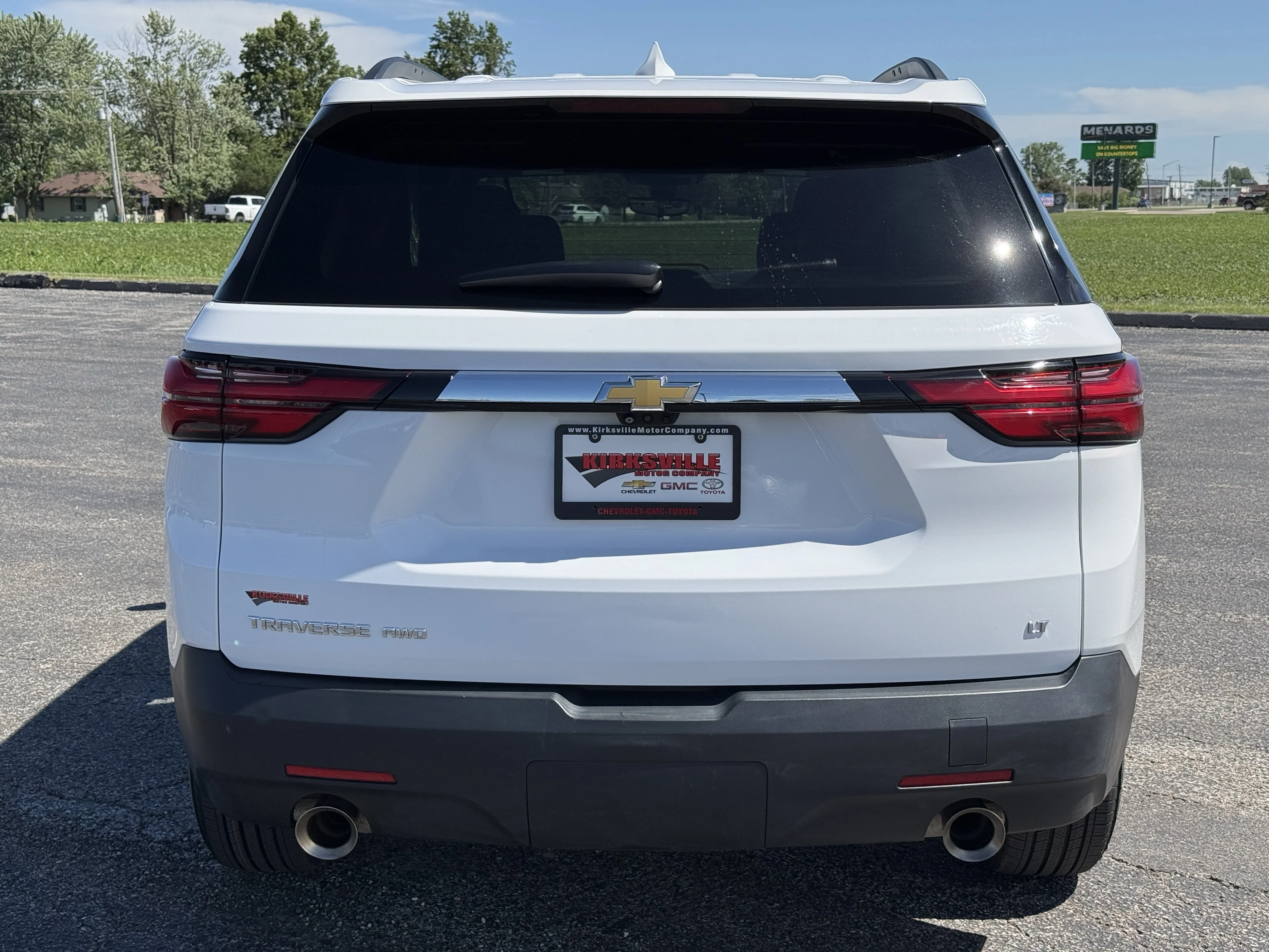 Used 2023 Summit White Chevrolet LT Cloth image 4