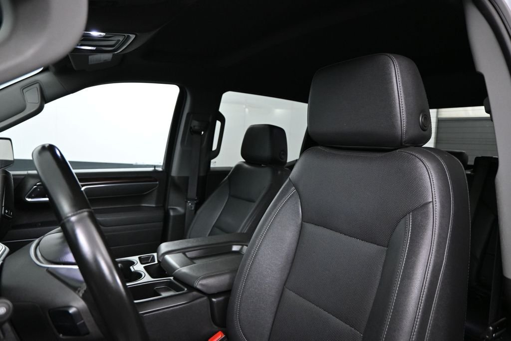 Used 2025 Silver GMC SLT image 9