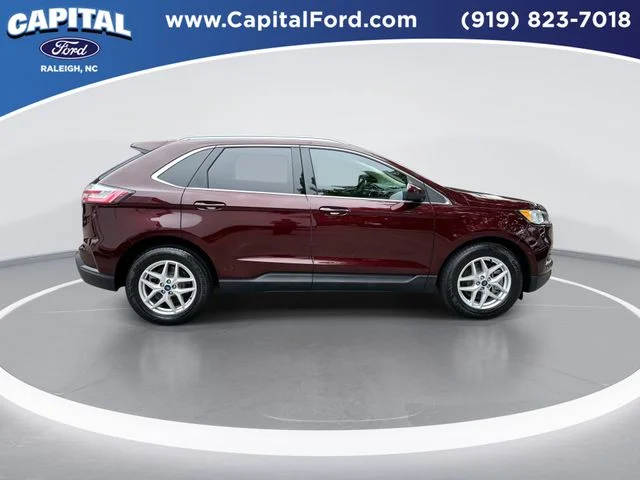Used 2021 Red Ford SEL image 9