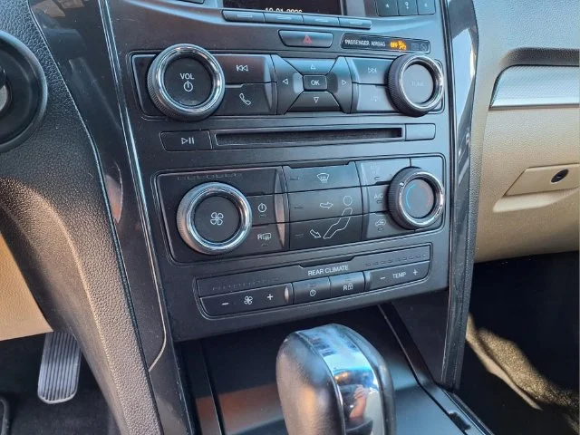 Used 2016 White Ford Base image 22