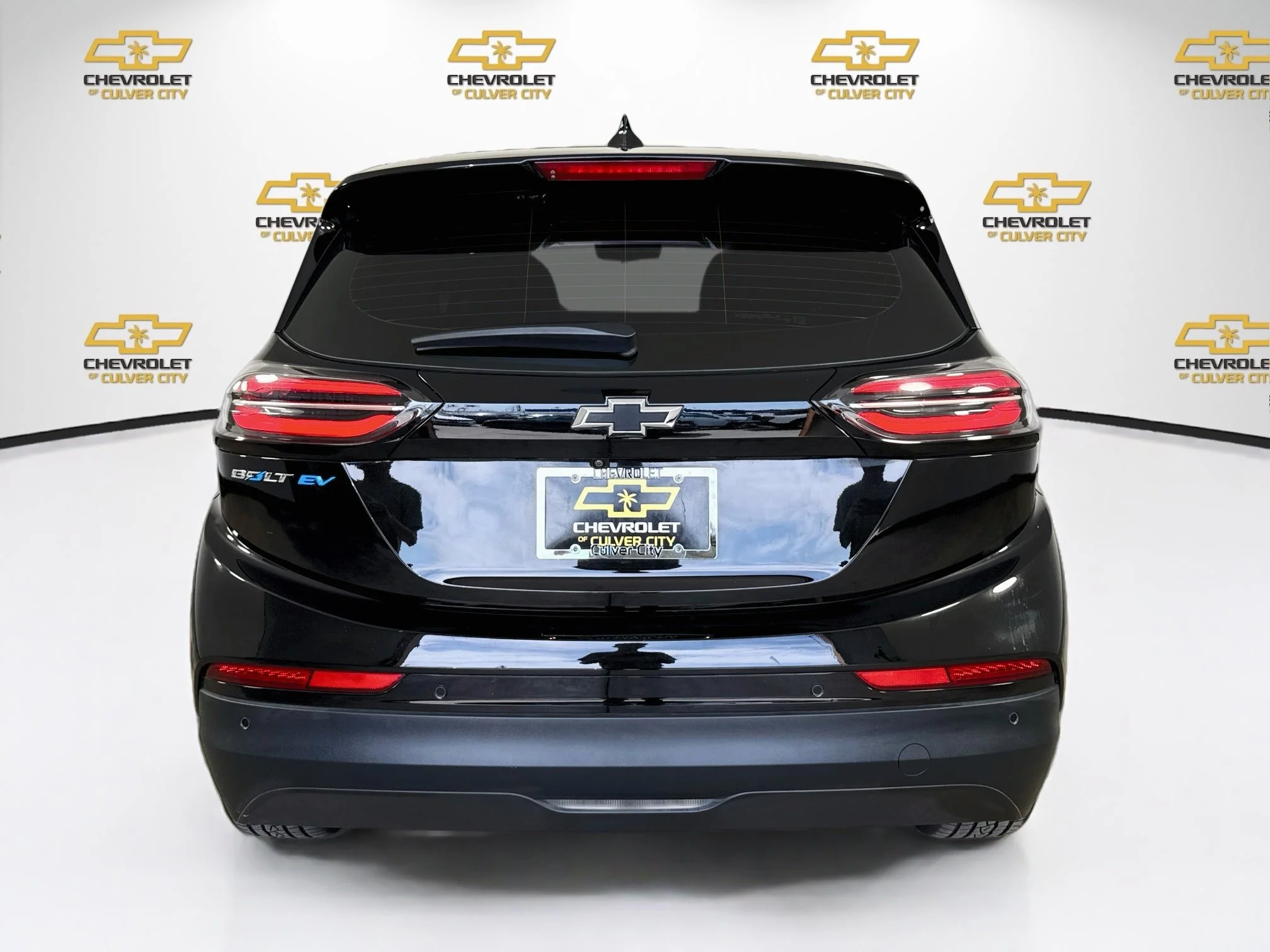 Used 2023 MOSAIC BLACK METALLIC Chevrolet 2LT image 7
