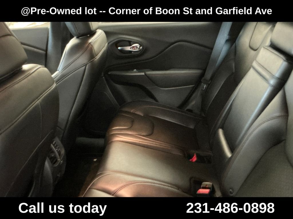 Used 2019 Red Jeep Trailhawk image 25