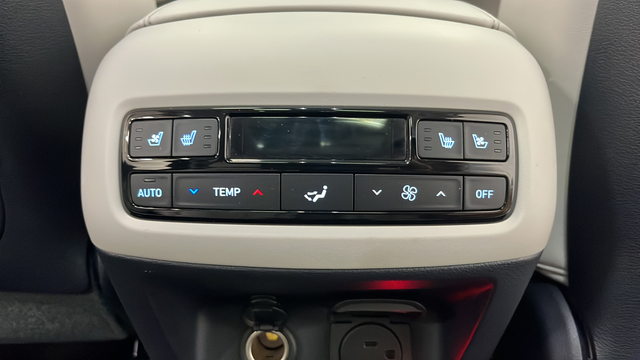 Used 2025 Hyper White Hyundai Calligraphy image 40