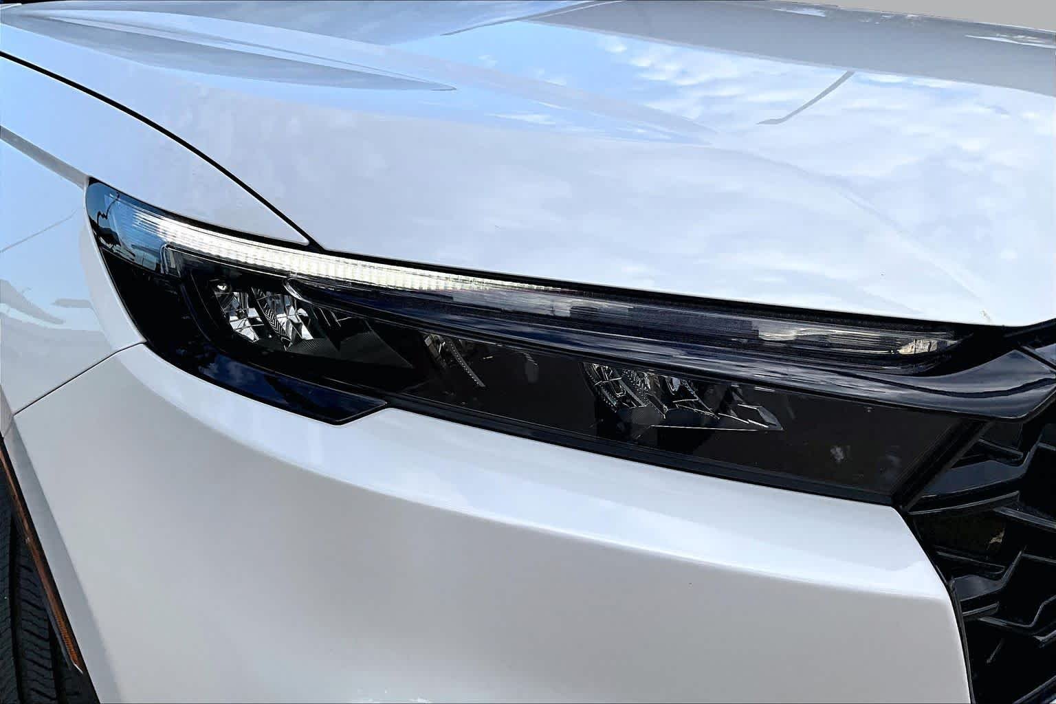 Used 2023 Platinum White Pearl Honda Sport Touring image 27