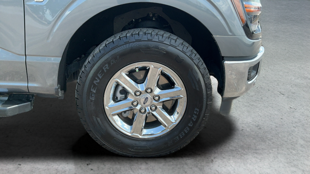 Used 2024 Silver Ford XLT image 25