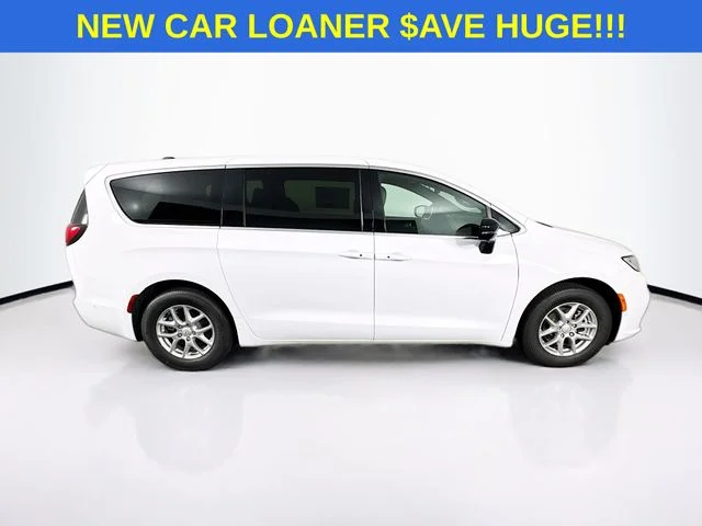 2025 Chrysler Pacifica Select - Photo 8
