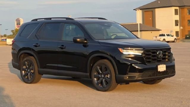 Certified Used 2025 Crystal Black Pearl Honda Sport image 2