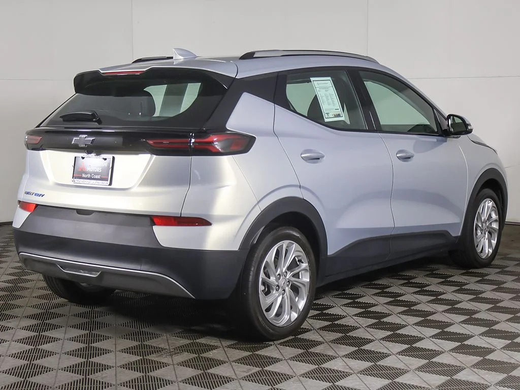 Used 2023 Silver Chevrolet LT image 7