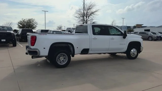 New 2026 Summit White Chevrolet LT DRW image 9