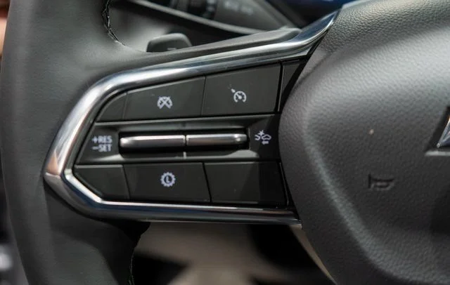 2027 Chevrolet Equinox LT - Photo 17